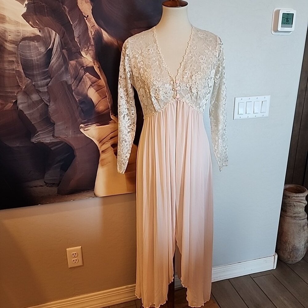 Vintage miss elaine nightgown Large Ivory Lace Bodice Nylon Pink Gown Lingerie